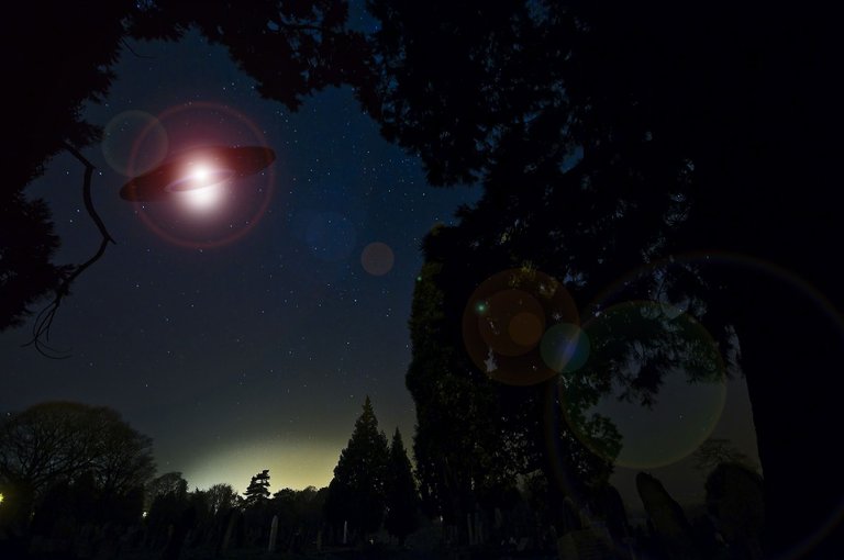 ufo-g9257b1297_1920.jpg