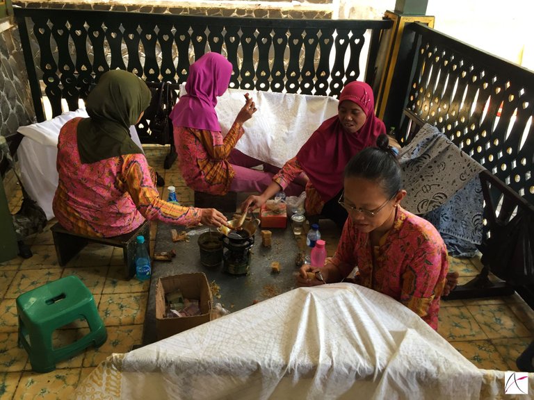 Batik Makers in Solo 2.png