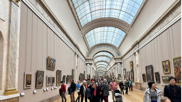 sala del Louvre.png