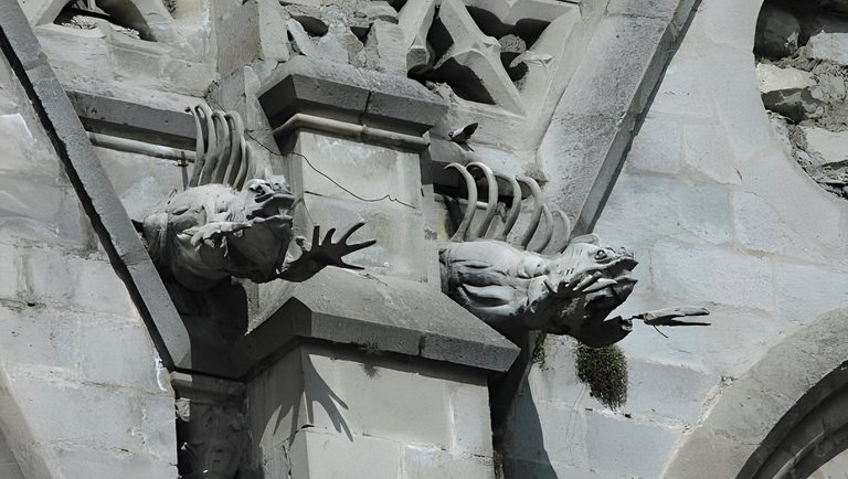 Gárgolas Basílica.jpg
