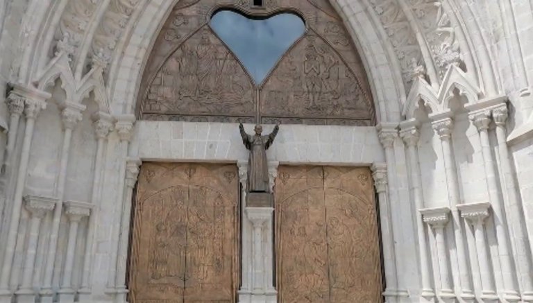 Basílica exteriores.jpg