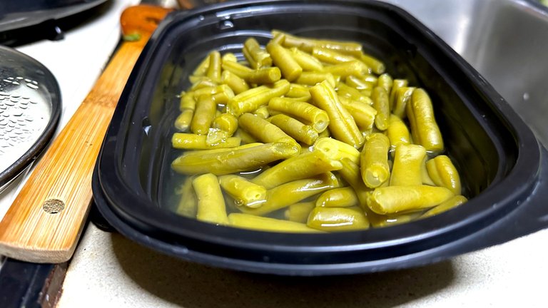 green beans in bowl.jpg