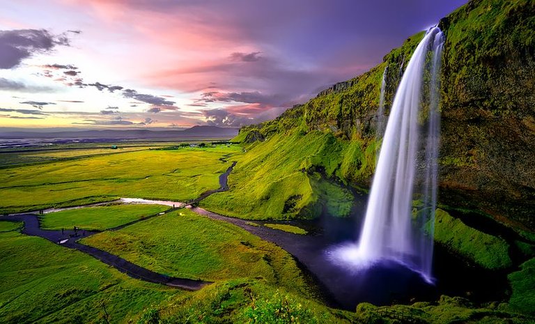 seljalandsfoss1751463__480.jpg