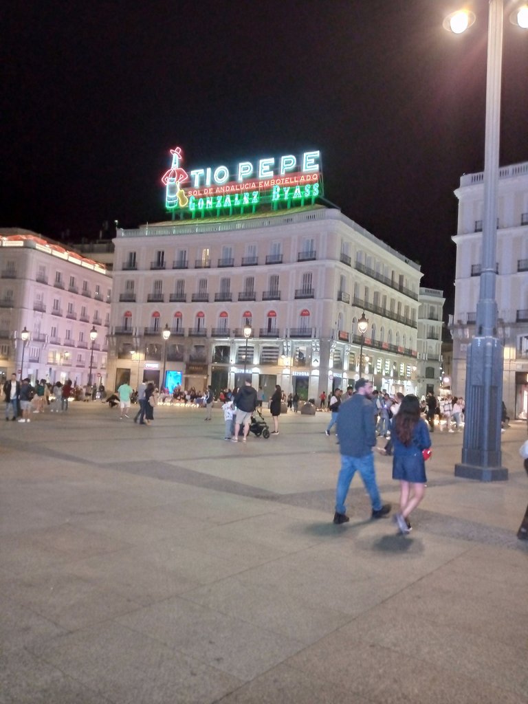 Madrid Plaza del Sol noche.jpg