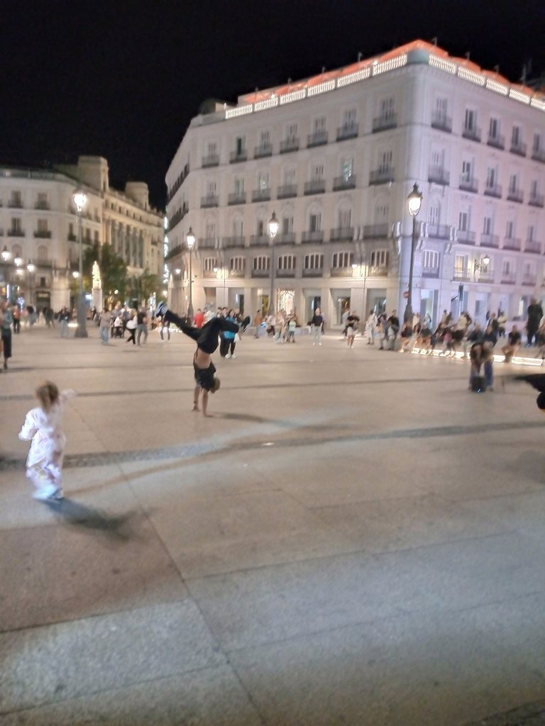 Madrid Plaza del Sol noche 2.jpg