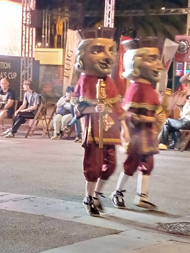 Gegants reyes de la baraja.jpg