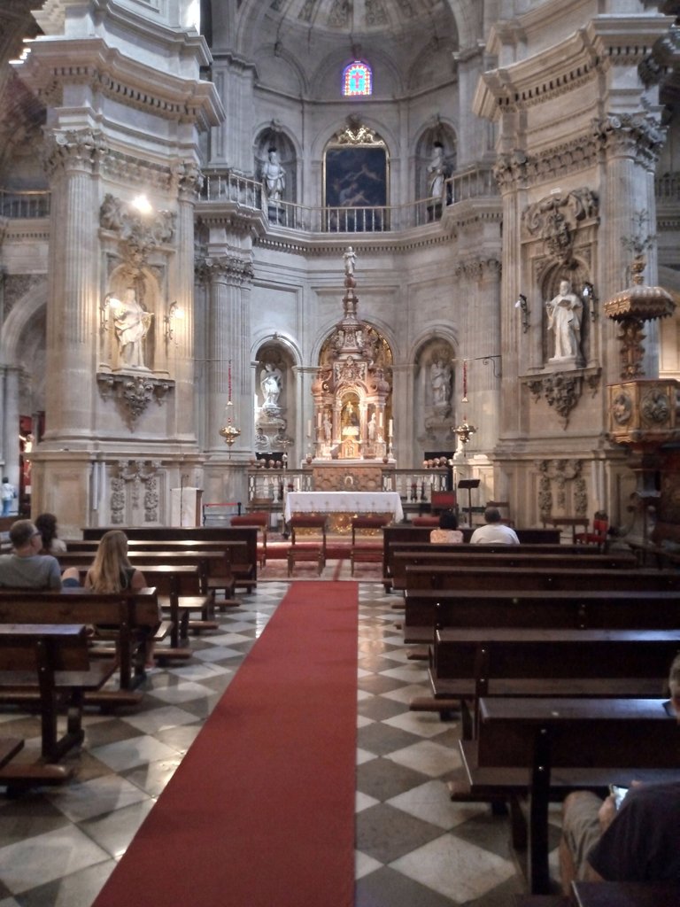 Catedral de granada interior.jpg