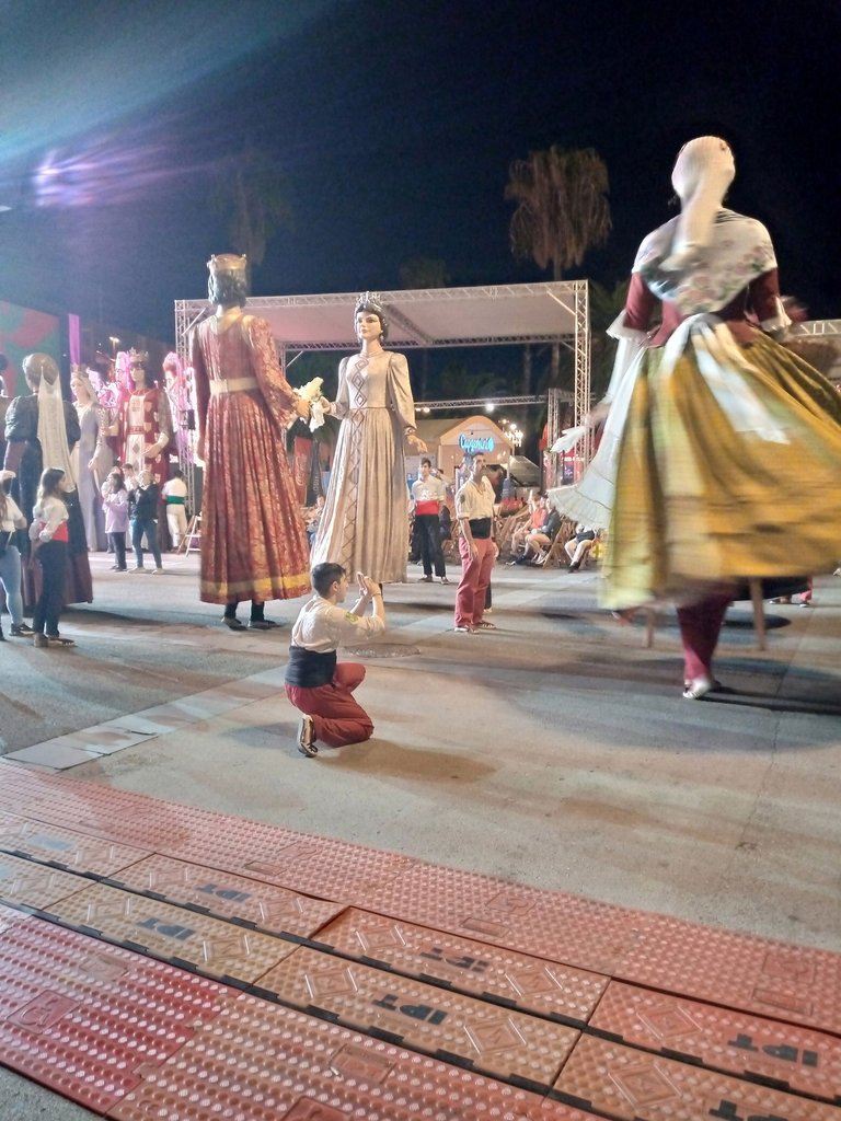 Gegants bailando.jpg