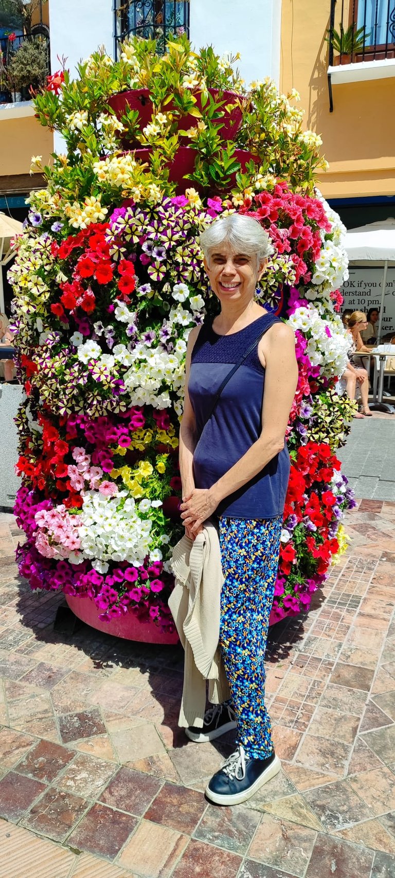 Almuñecar con flores.jpg