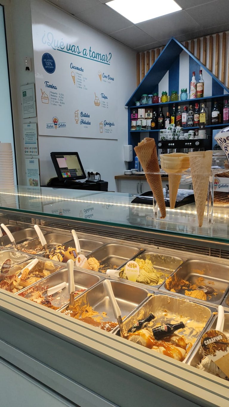 helados en el mostrador.jpg