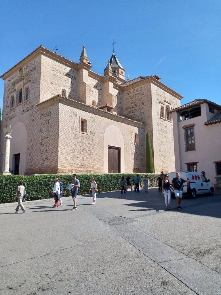 La Alhambra vista lateral.jpg