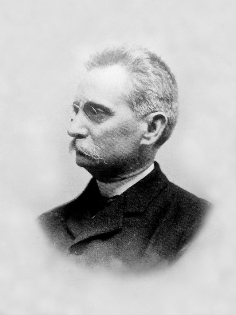 800px-DomenechiMontaner1915.jpg