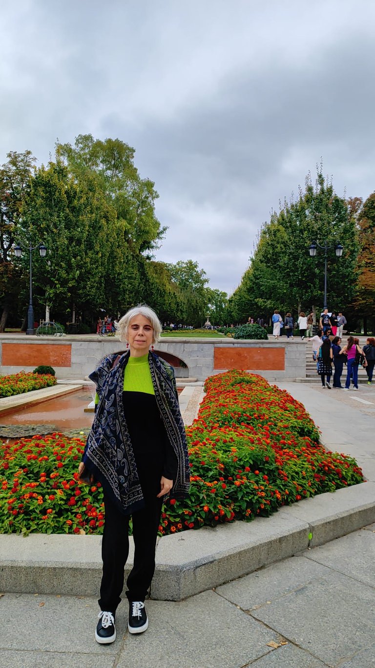 Madrid parque El Retiro Yo en la entrada.jpg