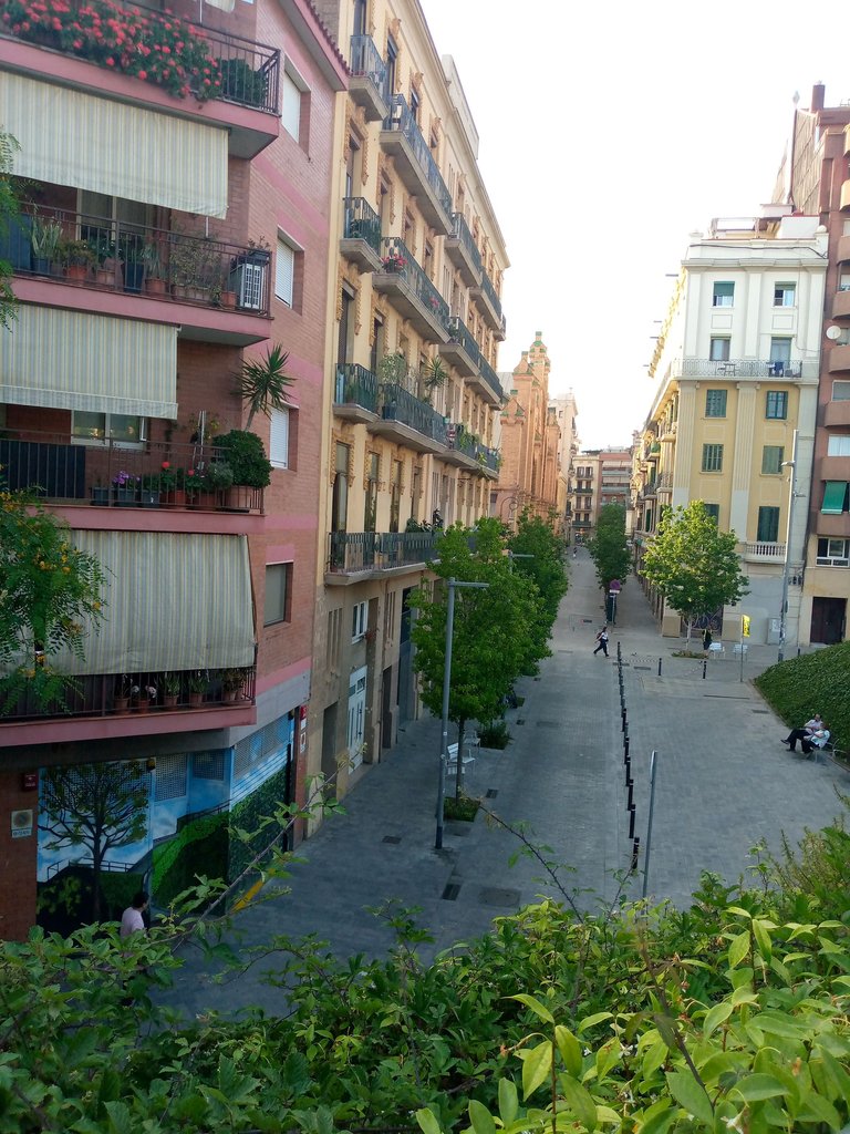 calle Barcelona contemporánea.jpg