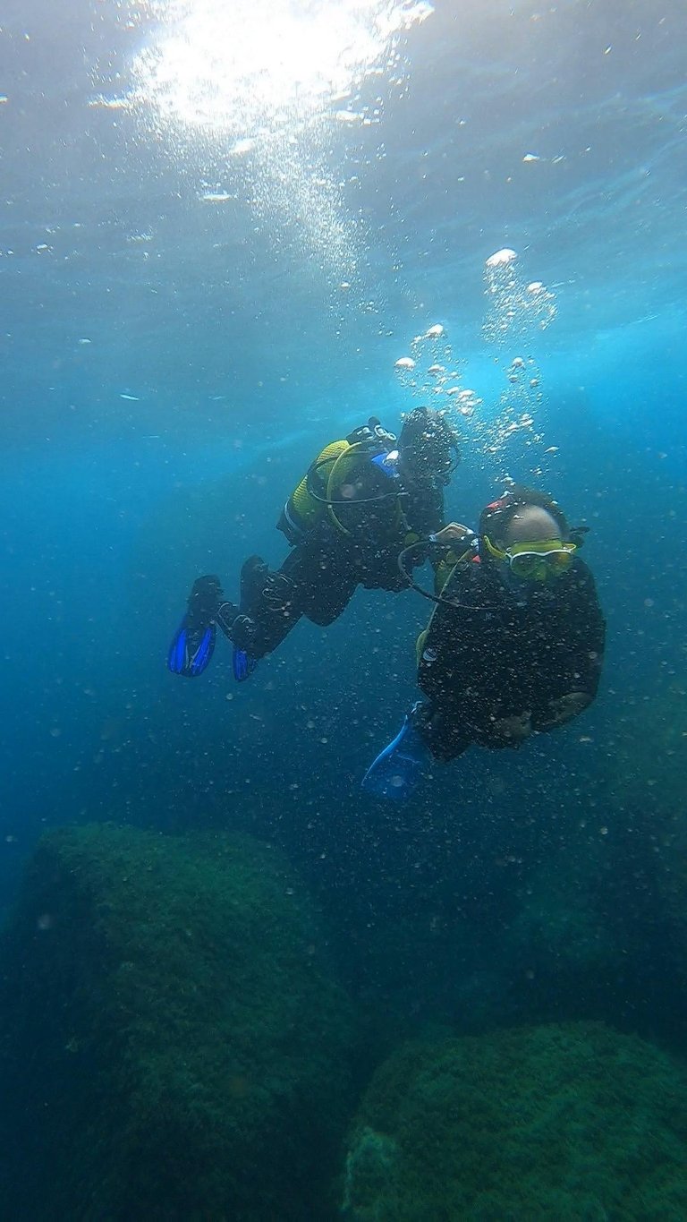 foto bajo el agua Daniel y Martha.jpg