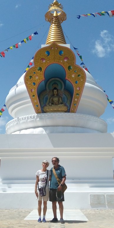 Karma Guen stupa Daniel y Bea.jpg