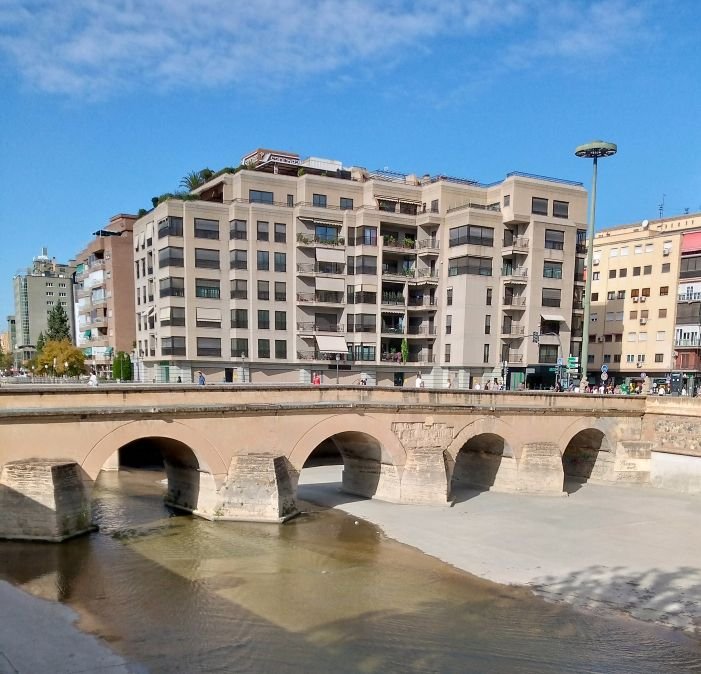 puente romano Granada.jpg