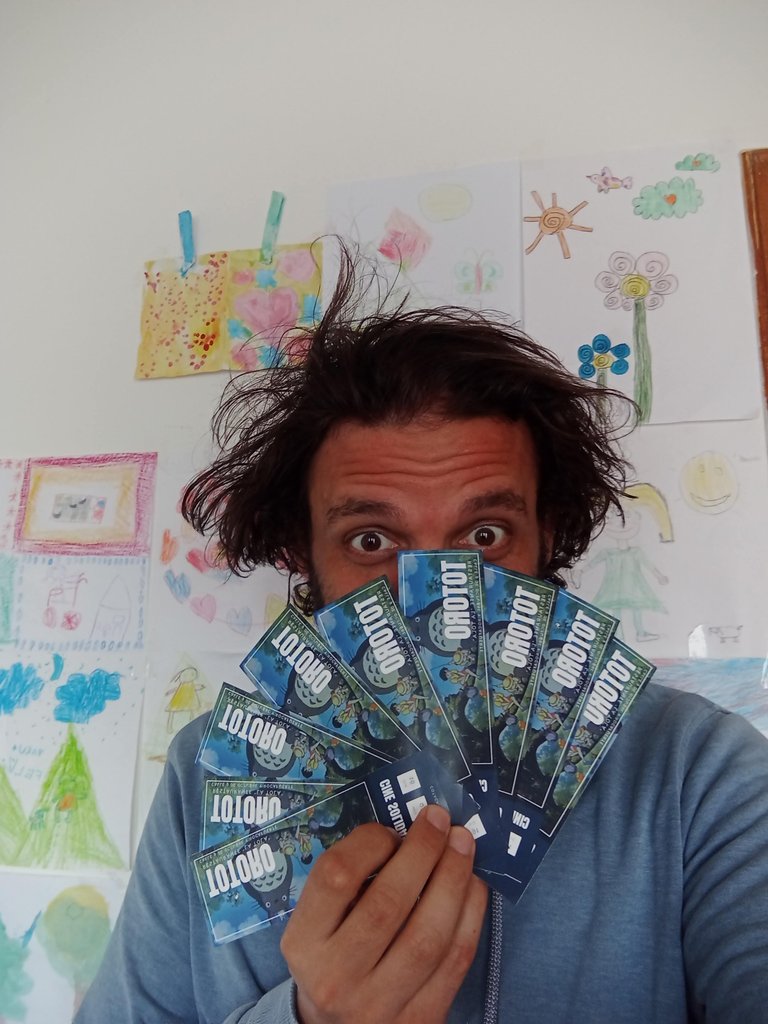 We did another fundraiser for the school. Many people bought tickets, but didn't have time to come. They asked me to just give the tickets away to kids who don't have the money for a $3,50 movie night. Generous that is.