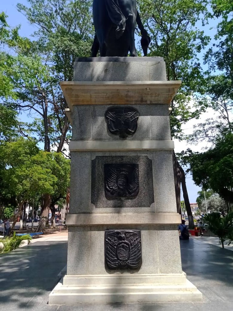PLAZASUCRE (2).jpeg