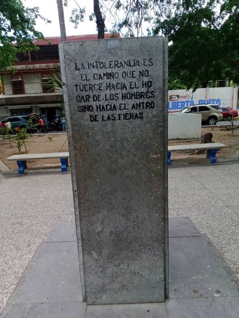 plaza (16).jpeg