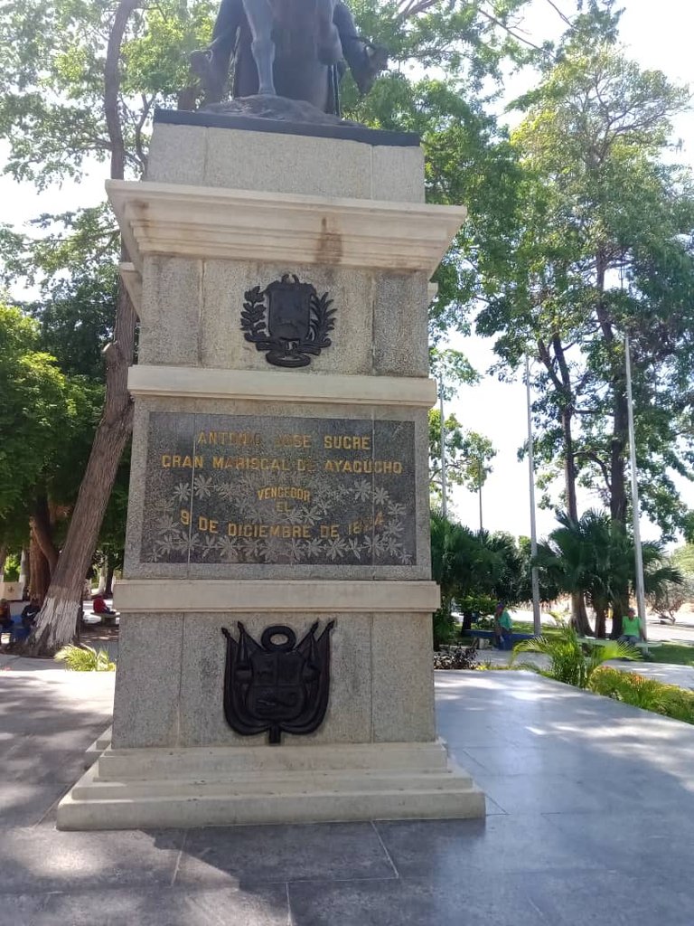 PLAZASUCRE (6).jpeg