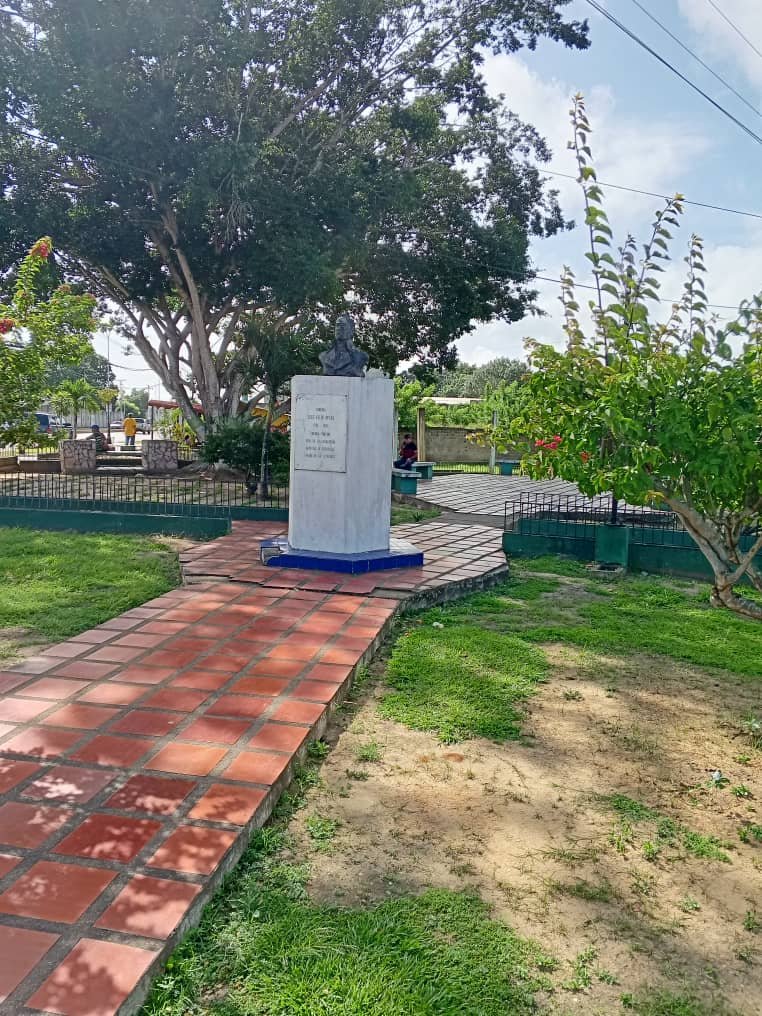 plaza R (2).jpeg