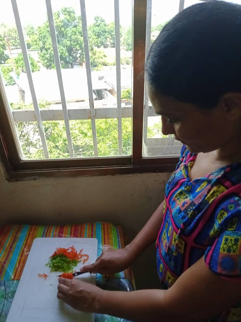 arroz fritop con mortadela y tocineta (12).jpeg