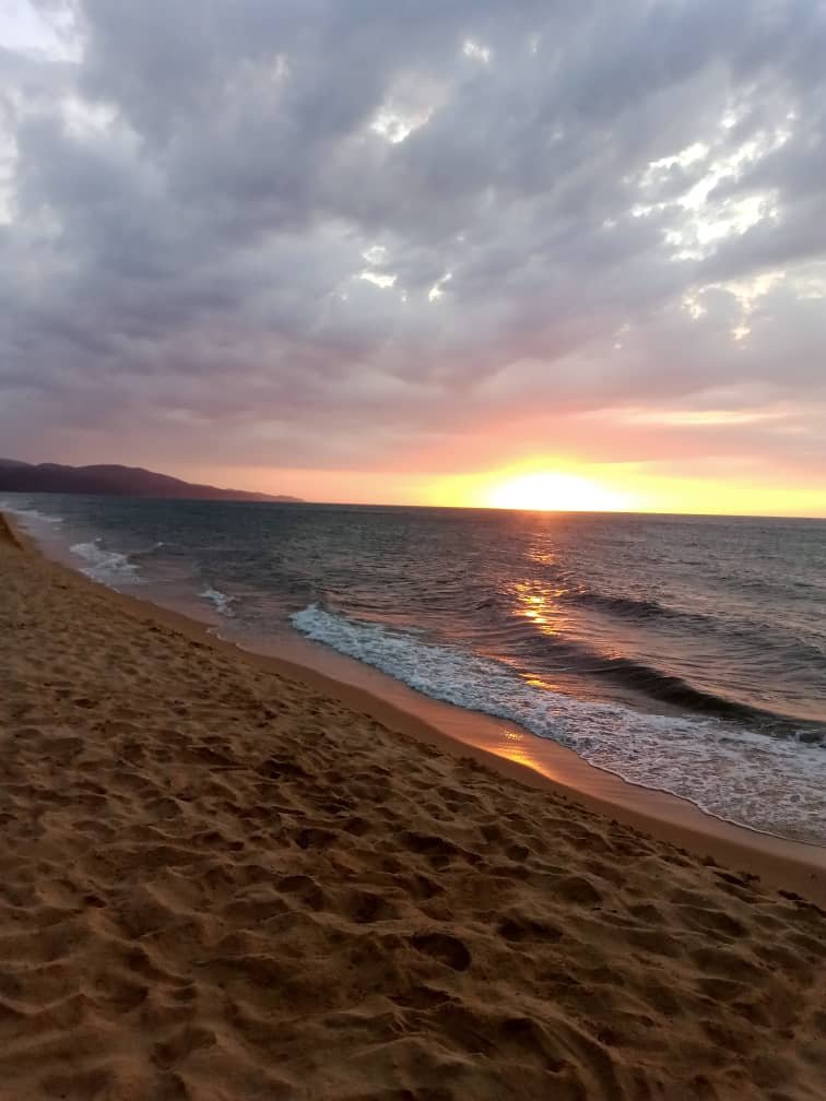 anochecer playa (2).jpeg