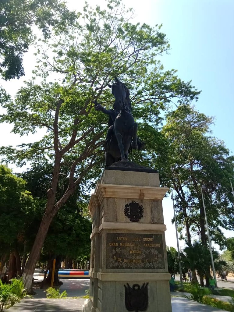 PLAZASUCRE (7).jpeg
