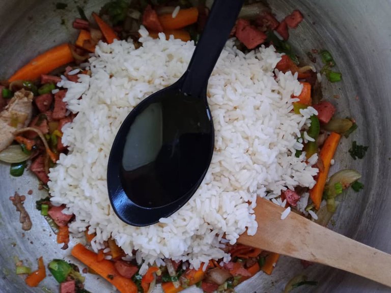 arroz fritop con mortadela y tocineta (4).jpeg