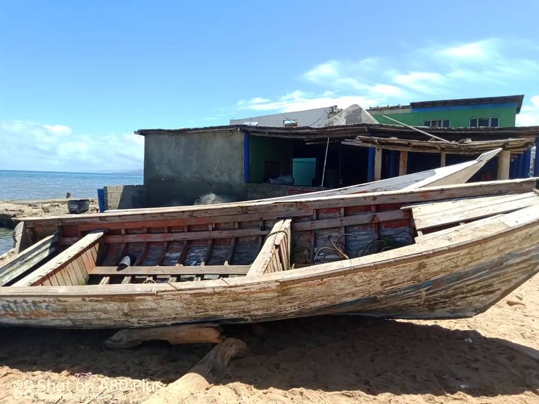 botes en la playa (14).jpeg