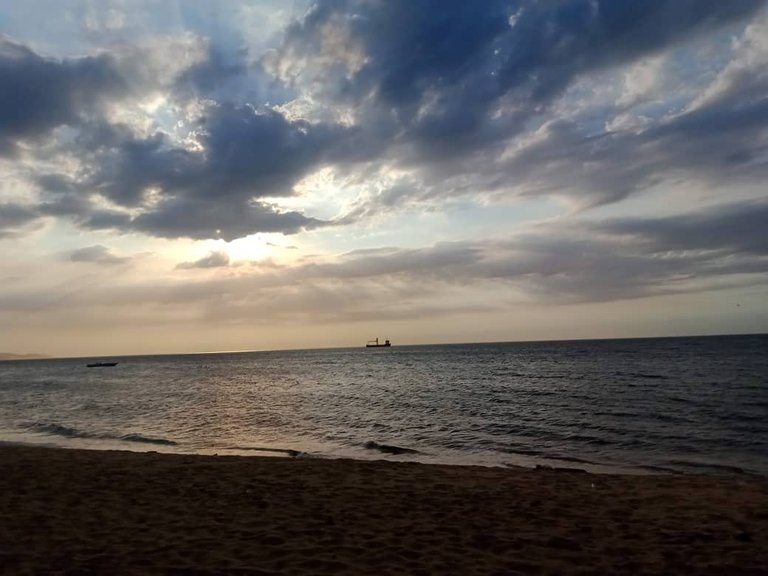 atardecer playa (2).jpeg