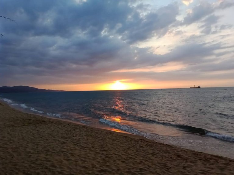 anochecer playa (8).jpeg