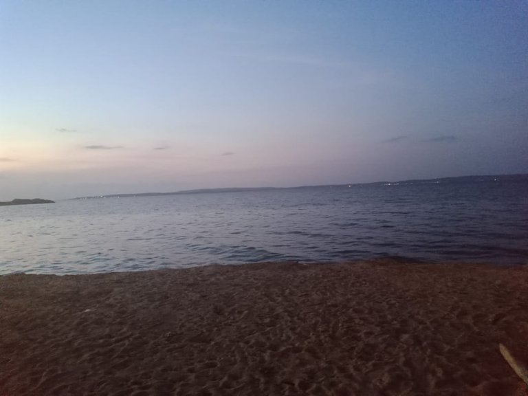 paseo nocturno por la playa (2).jpeg