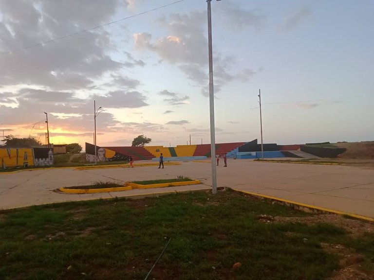 monumento el monje y el indio (9).jpeg