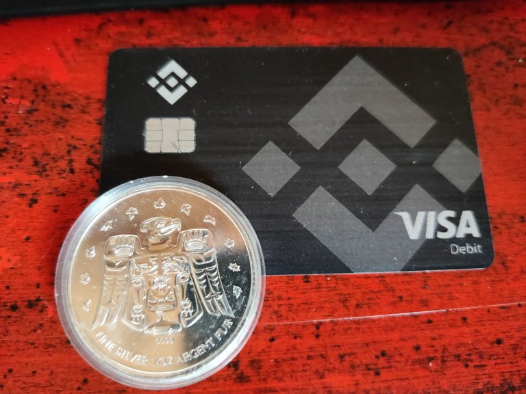 Binance VISA Debit card BNB.jpg