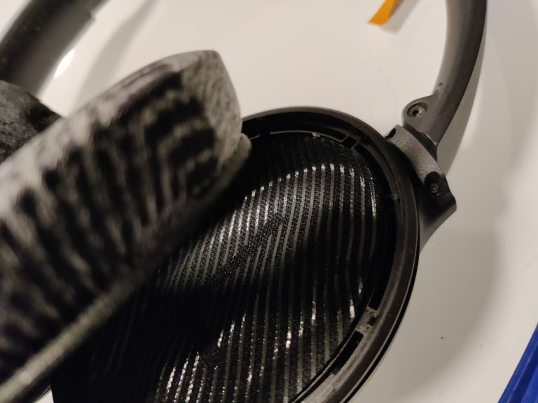 Replacing the Ear Pads on Bose QC35s.jpg