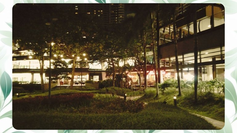 malloutside0001_new.jpg