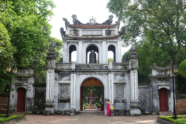 Temple_of_Literature,_Hanoi_-_DSC04519.jpeg