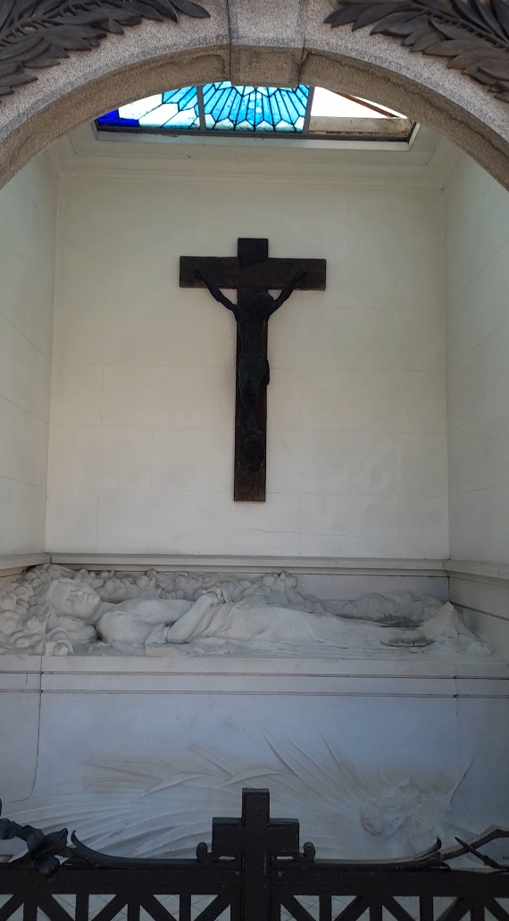 maria luz velloso.png