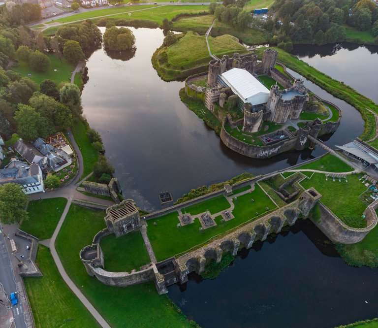 Caerphilly Castle9.jpg