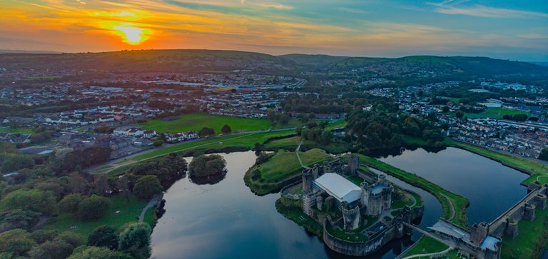 Caerphilly Castle8.jpg