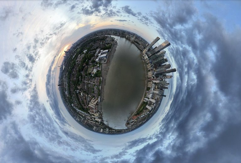 Canary Wharf planet.jpg