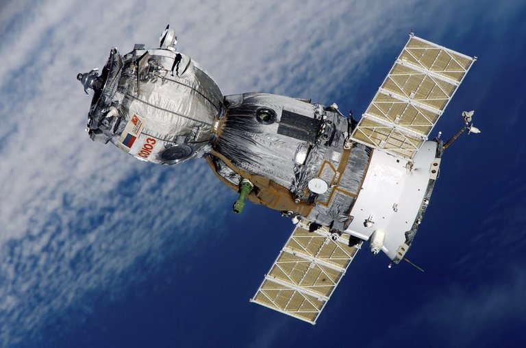 satellitesoyuzspaceshipspacestation41006.jpeg