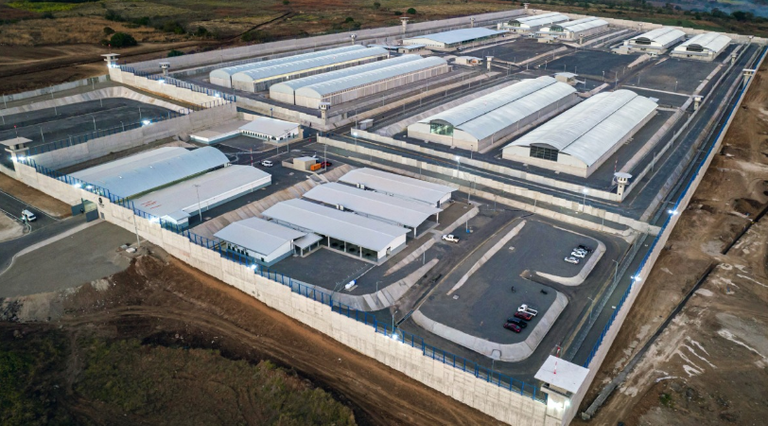 CECOT_Prison.png