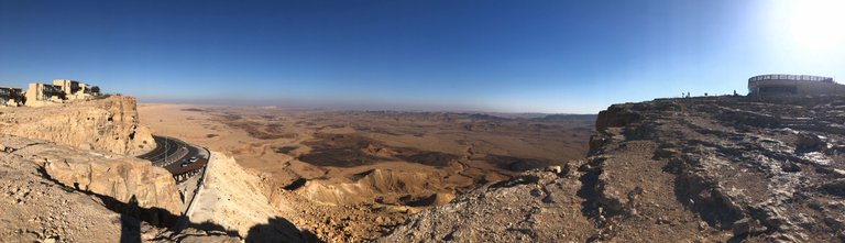 The crater and the road to Eilat