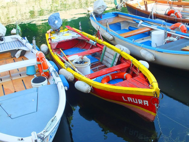 italy-garda-boats-321265.jpg