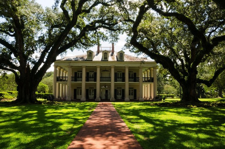 oak-alley-plantation-1647335_1280.jpg