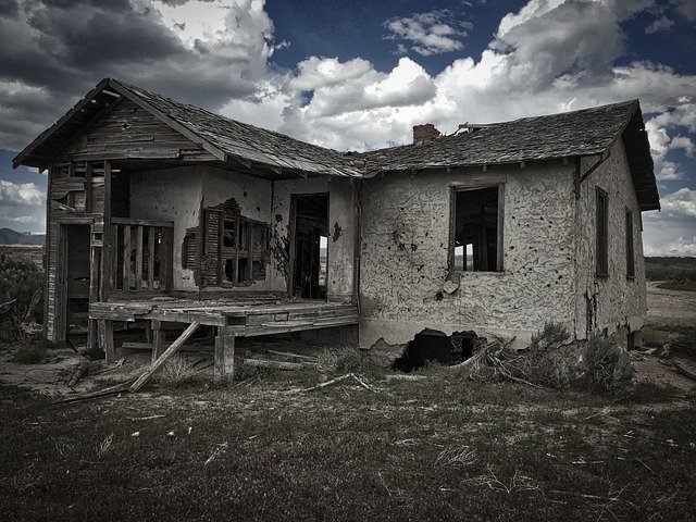 abandoned-house-2263131_640.jpg