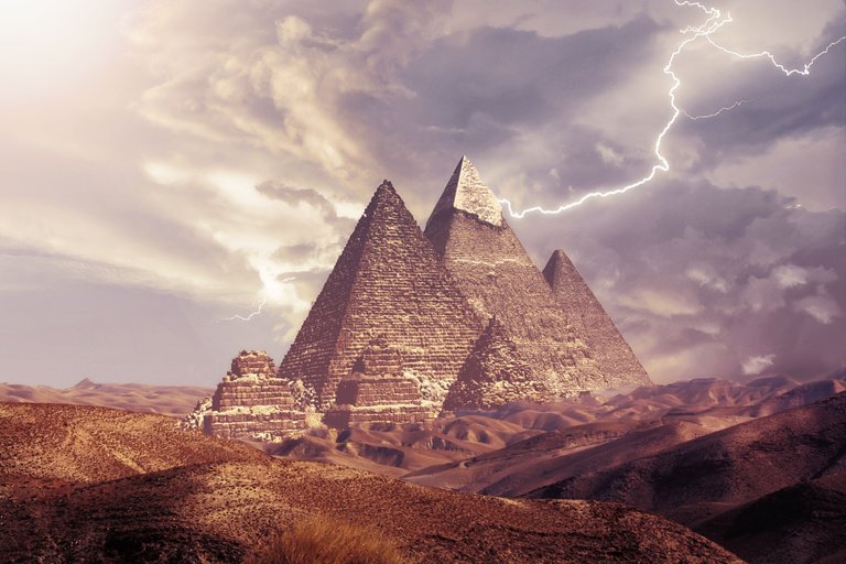 pyramids-3779977.jpg